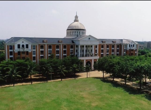 海口经济学院附属艺术学校献唱《我和我的祖国》